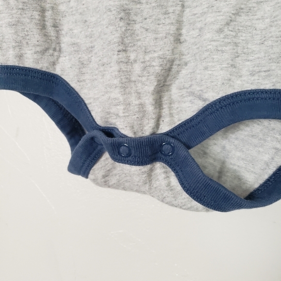 Carhartt Baby Boy 6 Months Short Sleeve Bodysuit Blue Grey Tractor Rugged Tough - Picture 3 of 6